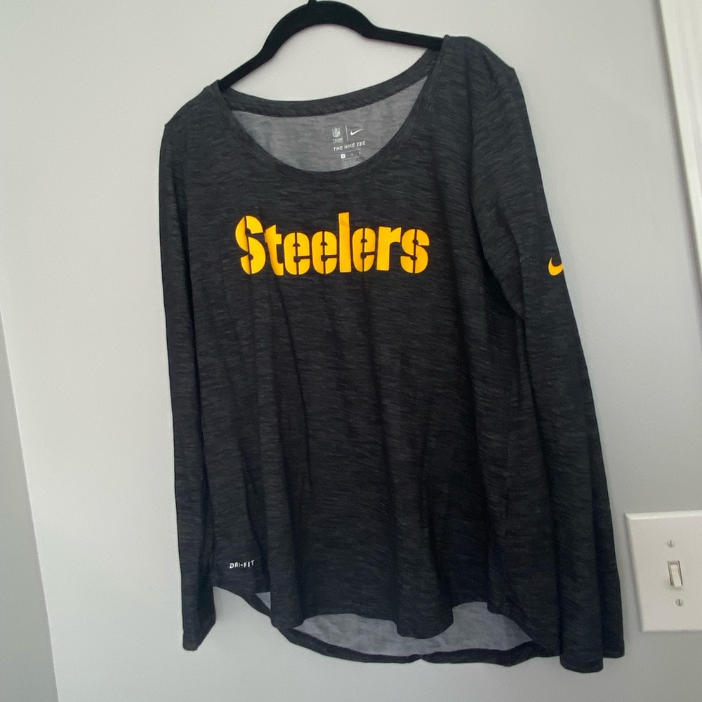 NWOT Nike Women’s L Steelers NFL Long Sleeve Dri Fit Scoop Neck Tunic Dark Grey